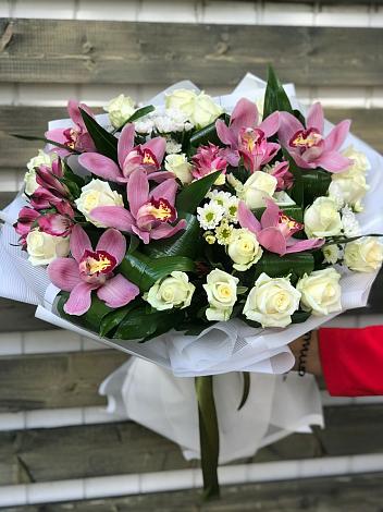 Букет цветов из: Розы и Хризантемы в Тимохово