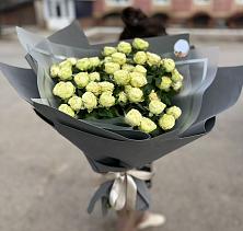 Букет Белые кустовые розы Солинеро в Тимохово