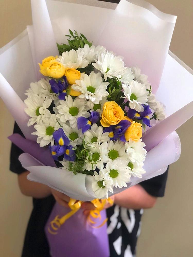 Букет цветов из: Ирисы, Хризантемы и Розы в Тимохово