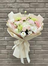 Букет цветов из:  Гвоздики, Розы, Лизиантусы и Хризантемы #REPLACE_PRED# Тимохово