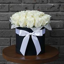 Цветочная композиция из Розы в шляпной коробке в Тимохово